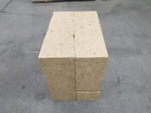 Anti-stripping high alumina brick