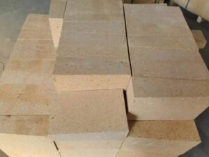 Anti-stripping high alumina brick